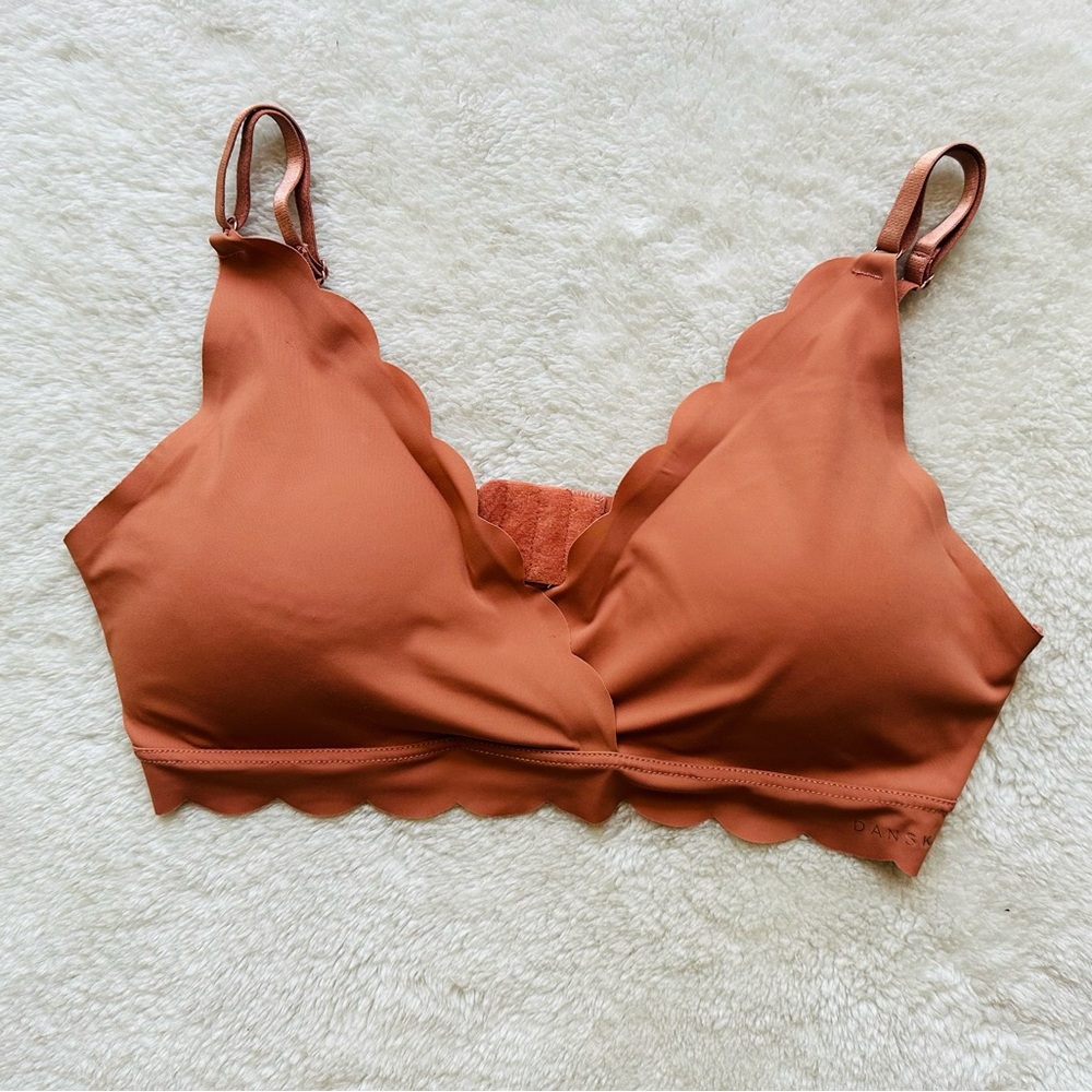 Danskin Scalloped Edge Bra in Rust Orange